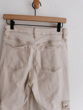Load image into Gallery viewer, High Rise Neutral Cargo Pants - Size 8/10
