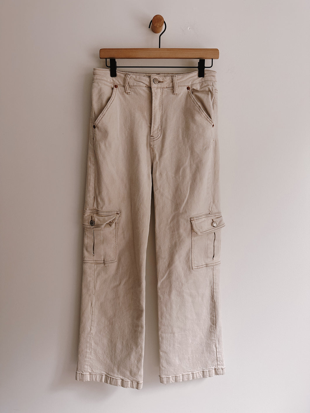 High Rise Neutral Cargo Pants - Size 8/10
