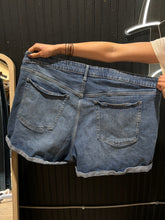 Load image into Gallery viewer, Summer Denim Shorts, OG. Straight, High Rise size 26
